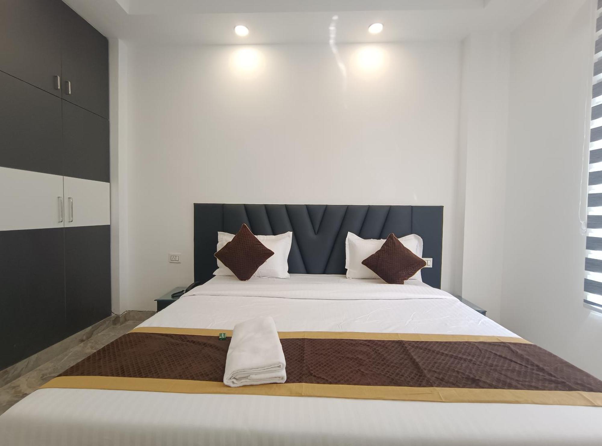 Hotel Green Vegas Фаридабад Екстериор снимка
