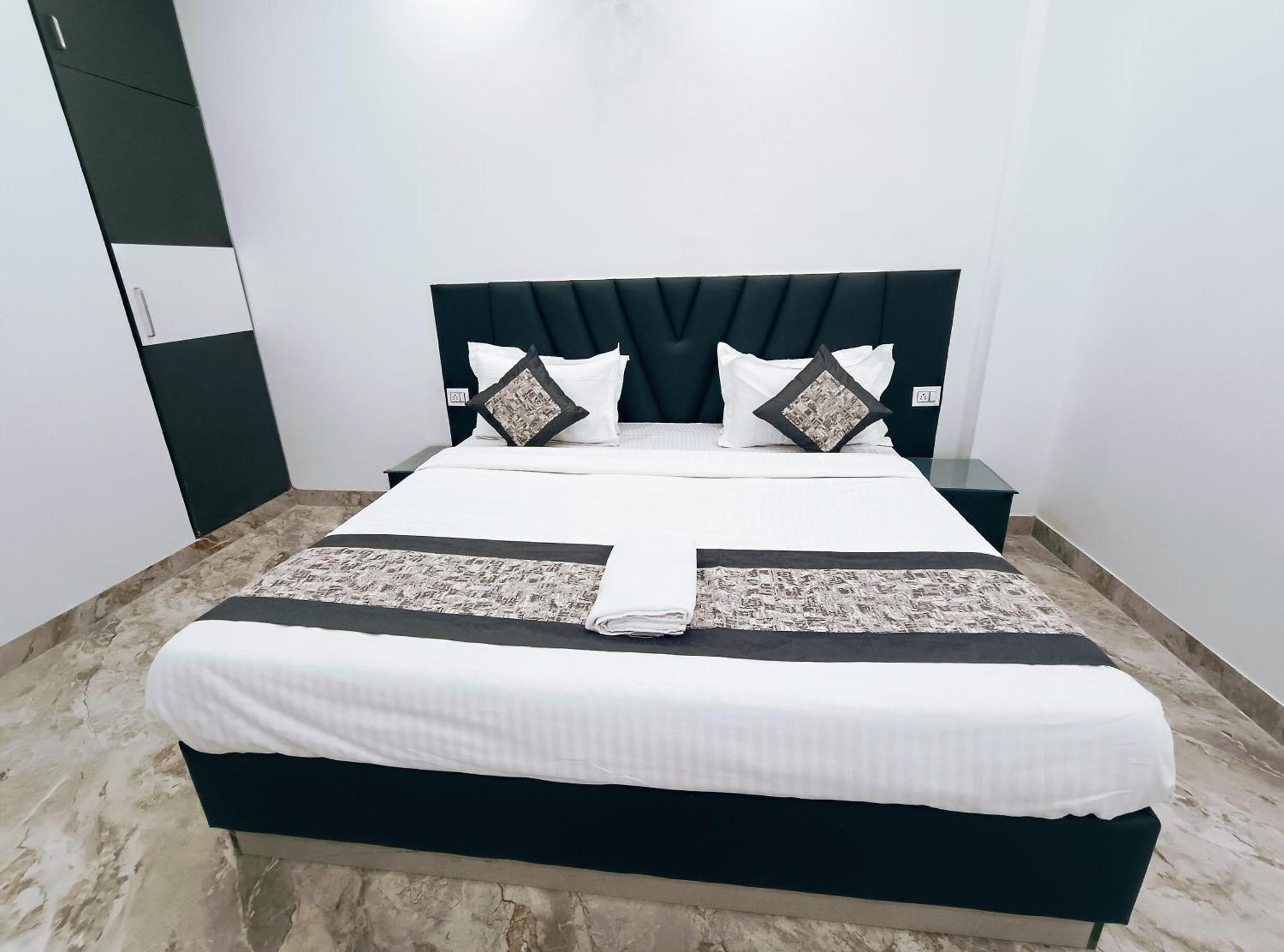 Hotel Green Vegas Фаридабад Екстериор снимка